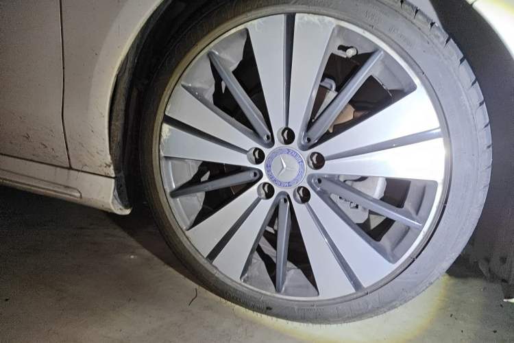 Used Mercedes-Benz CLA 2016 Facelifted CLA 200 Stylish Edition Right Front Wheel Hub