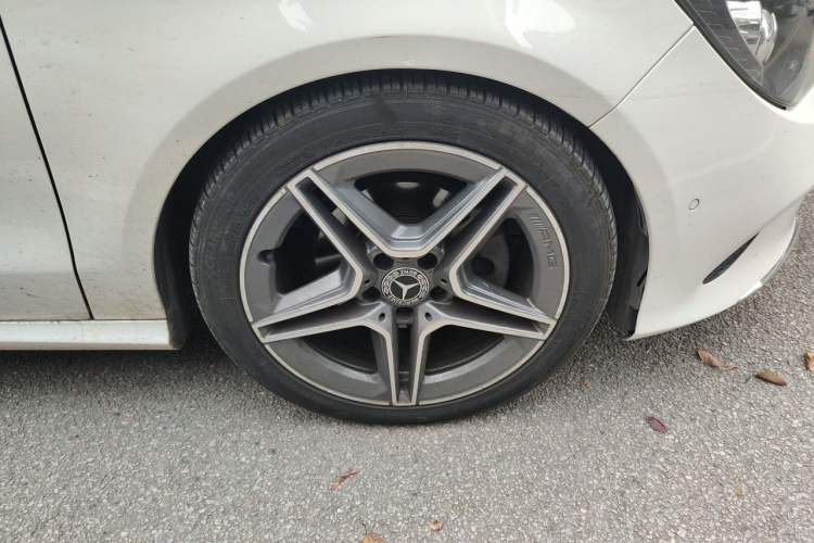 Used Mercedes-Benz CLA 2016 Refreshed CLA 200 Sport Edition Right Front Wheel Hub