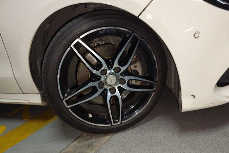 Used Mercedes-Benz CLA 2016 Year Restyled CLA 220 4MATIC Right Front Wheel Hub