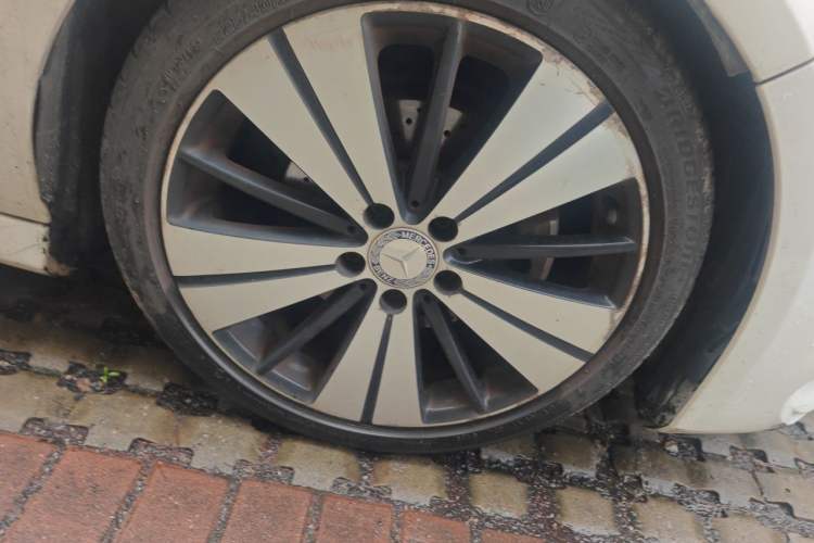 Used Mercedes-Benz CLA 2016 Facelifted CLA 200 Stylish Edition Right Front Wheel Hub