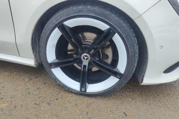 Used Mercedes-Benz CLA 2016 CLA 200 Sport Edition Right Front Wheel Hub