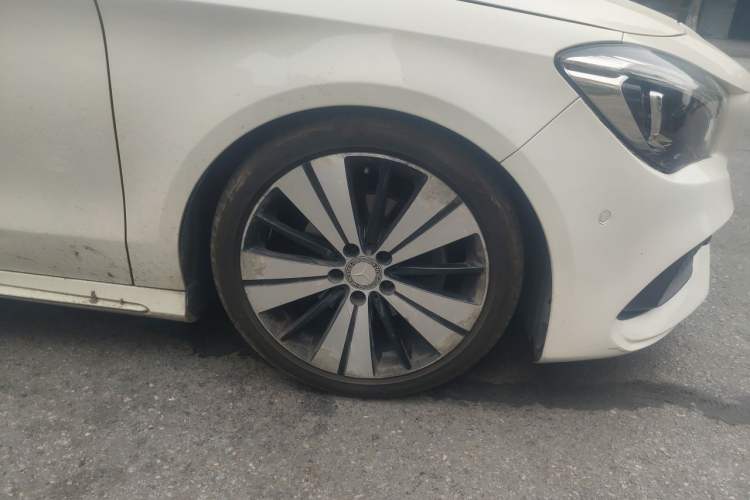 Used Mercedes-Benz CLA 2016 Facelifted CLA 200 Stylish Edition Right Front Wheel Hub