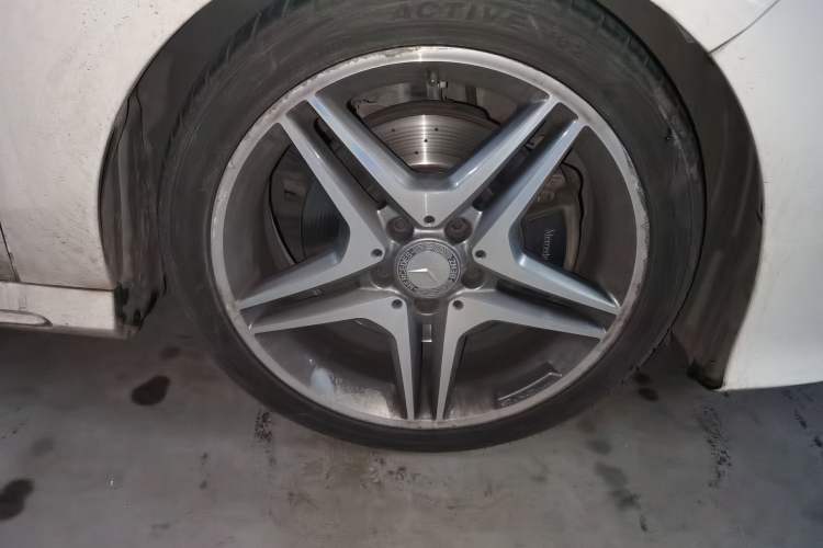 Used Mercedes-Benz CLA 2016 CLA 220 4MATIC Right Front Wheel Hub