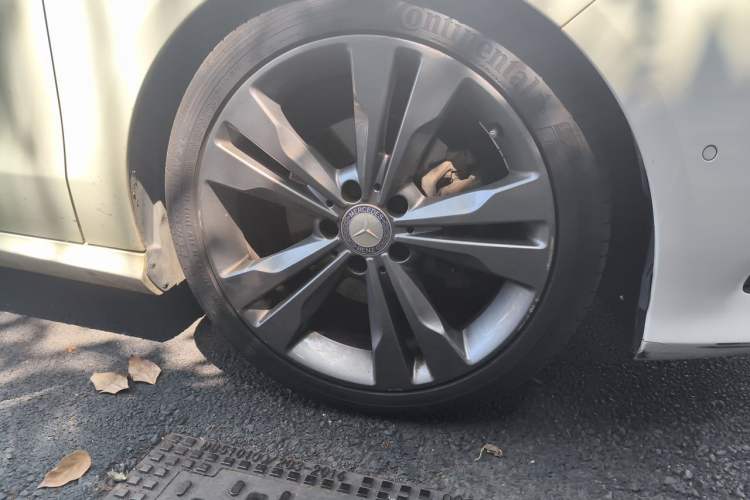 Used Mercedes-Benz CLA 2016 CLA 200 Sport Edition Right Front Wheel Hub