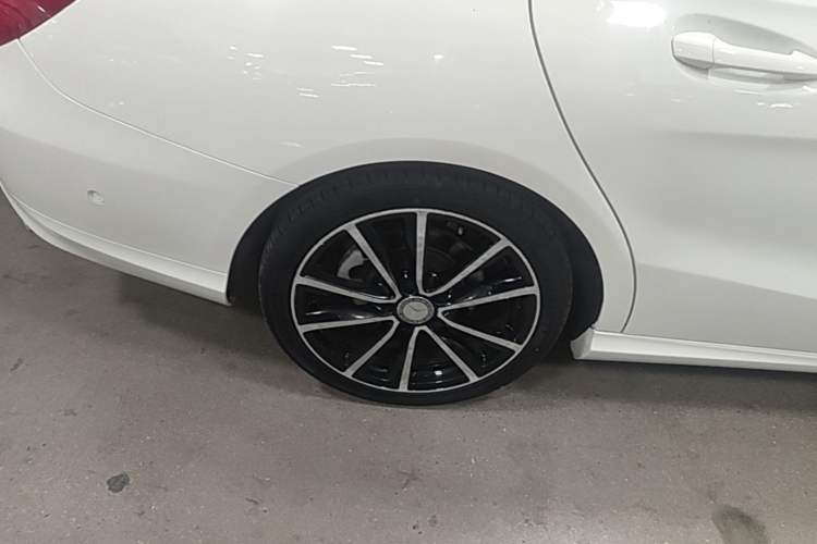 Used Mercedes-Benz CLA 2016 CLA 200 Style Edition Right Rear Wheel Hub
