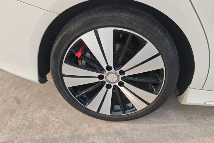 Used Mercedes-Benz CLA 2016 Facelifted CLA 200 Stylish Edition Right Rear Wheel Hub