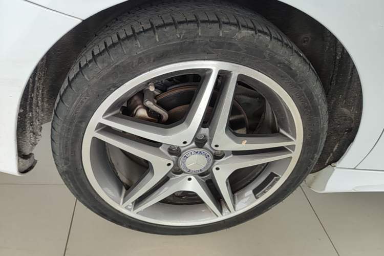 Used Mercedes-Benz CLA 2016 CLA 220 4MATIC Right Rear Wheel Hub