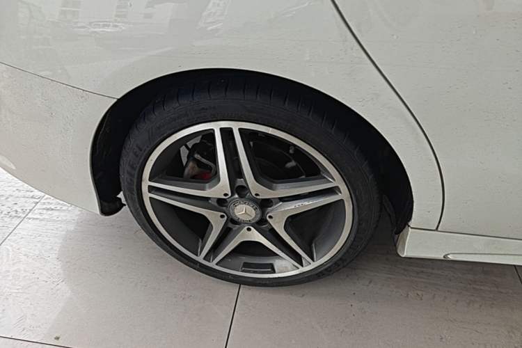 Used Mercedes-Benz CLA 2016 CLA 220 4MATIC Right Rear Wheel Hub