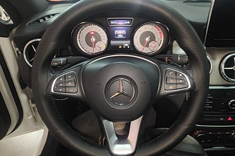 Used Mercedes-Benz CLA 2016 CLA 200 Style Edition Steering Wheel