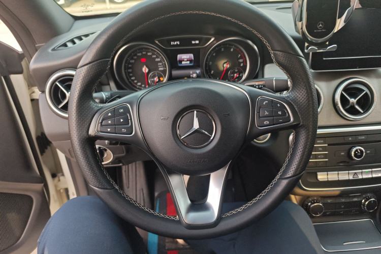 Used Mercedes-Benz CLA 2016 Facelifted CLA 200 Stylish Edition Steering Wheel