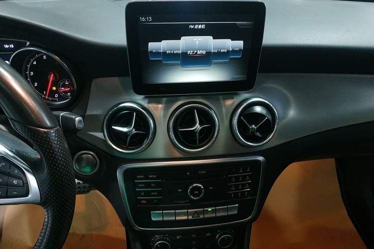 Used Mercedes-Benz CLA 2017 CLA 220 4MATIC Audio And AC Panel
