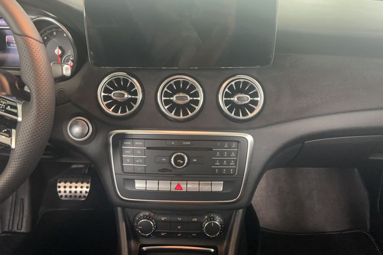 Used Mercedes-Benz CLA 2017 CLA 220 4MATIC Audio And AC Panel