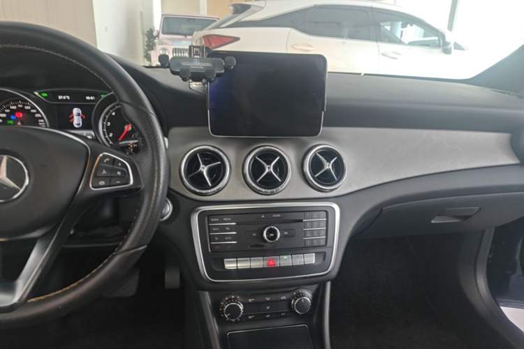 Used Mercedes-Benz CLA 2017 Facelifted CLA 200 Stylish Edition Audio And AC Panel