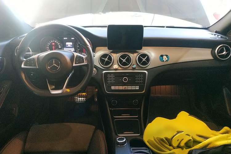 Used Mercedes-Benz CLA 2017 CLA 220 4MATIC Center Console