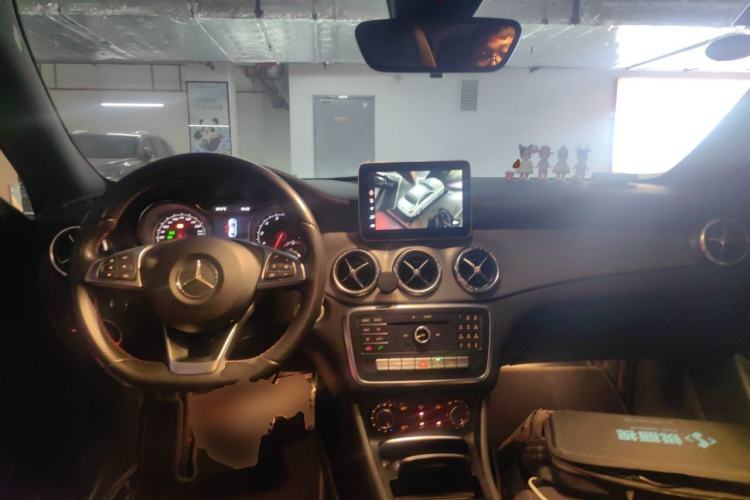 Used Mercedes-Benz CLA 2017 CLA 220 4MATIC Center Console