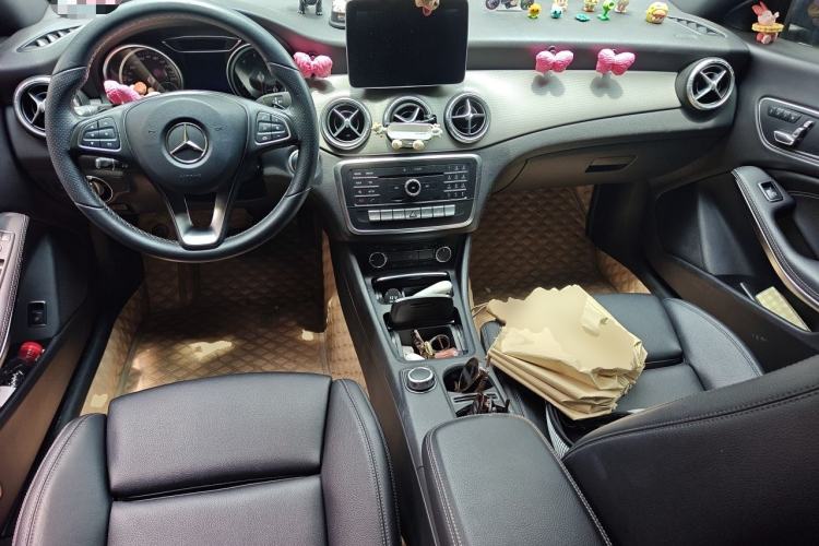 Used Mercedes-Benz CLA 2017 Facelifted CLA 200 Stylish Edition Center Console