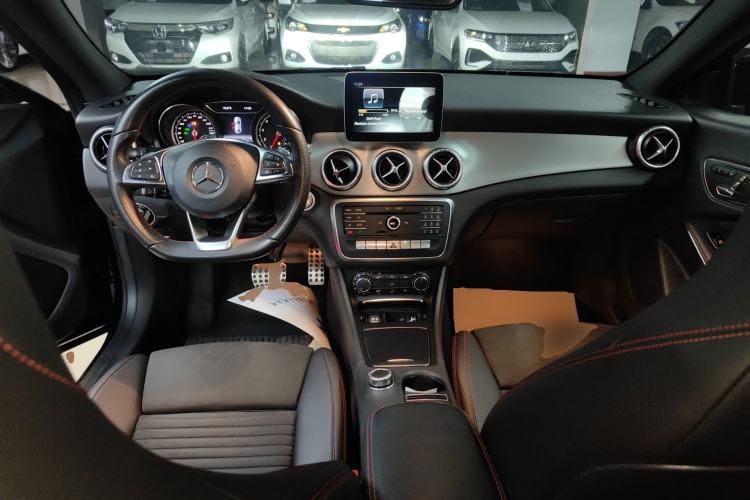 Used Mercedes-Benz CLA 2017 CLA 220 4MATIC Center Console