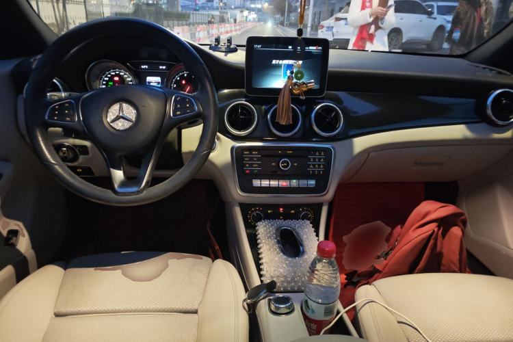 Used Mercedes-Benz CLA 2017 Facelifted CLA 180 Center Console