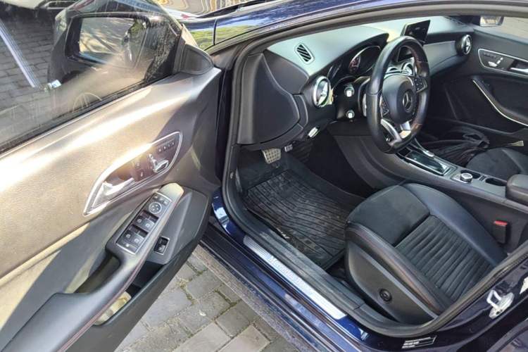 Used Mercedes-Benz CLA 2017 Refreshed CLA 220 4MATIC Driver Seat