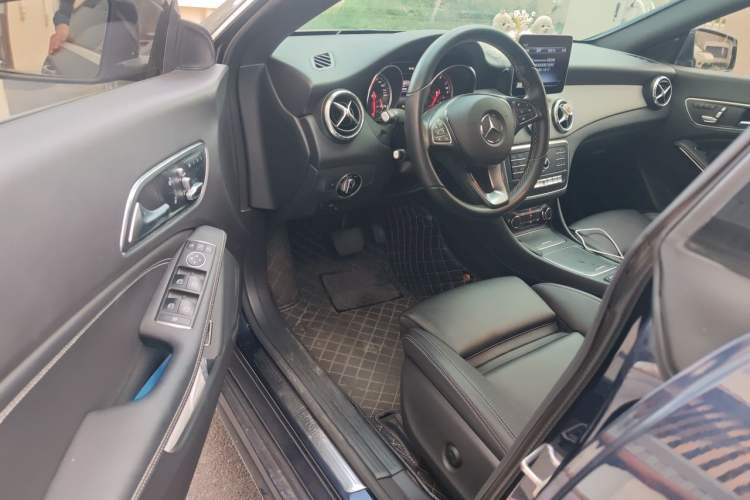 Used Mercedes-Benz CLA 2017 Facelifted CLA 200 Stylish Edition Driver Seat
