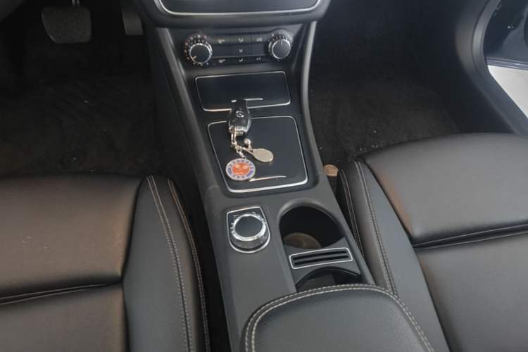 Used Mercedes-Benz CLA 2017 Facelifted CLA 200 Stylish Edition Gear Lever