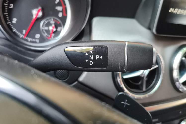Used Mercedes-Benz CLA 2017 Refreshed CLA 200 Sport Edition Gear Lever