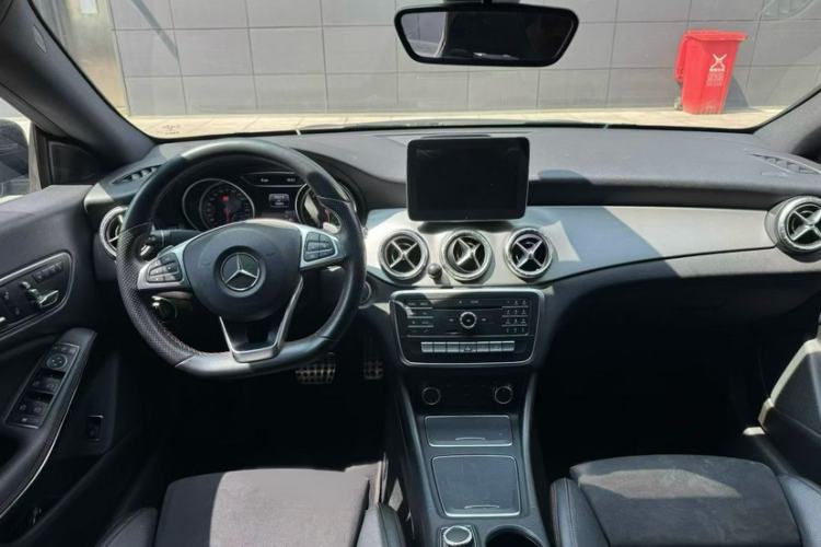 Used Mercedes-Benz CLA 2017 CLA 220 4MATIC Interior 1