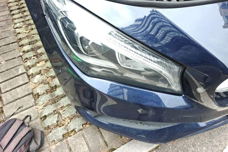 Used Mercedes-Benz CLA 2017 Facelifted CLA 200 Stylish Edition Right Front Headlight