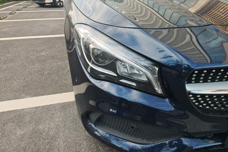 Used Mercedes-Benz CLA 2017 Facelifted CLA 200 Stylish Edition Right Front Headlight