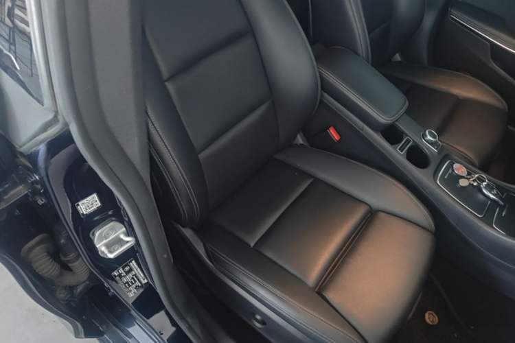 Used Mercedes-Benz CLA 2017 Facelifted CLA 200 Stylish Edition Right Front Seat