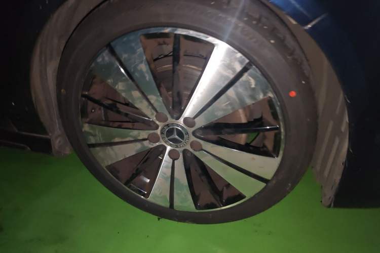 Used Mercedes-Benz CLA 2017 Facelifted CLA 200 Stylish Edition Right Front Wheel Hub