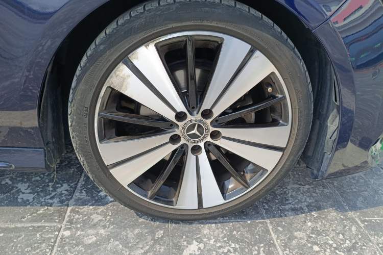 Used Mercedes-Benz CLA 2017 Facelifted CLA 200 Stylish Edition Right Front Wheel Hub