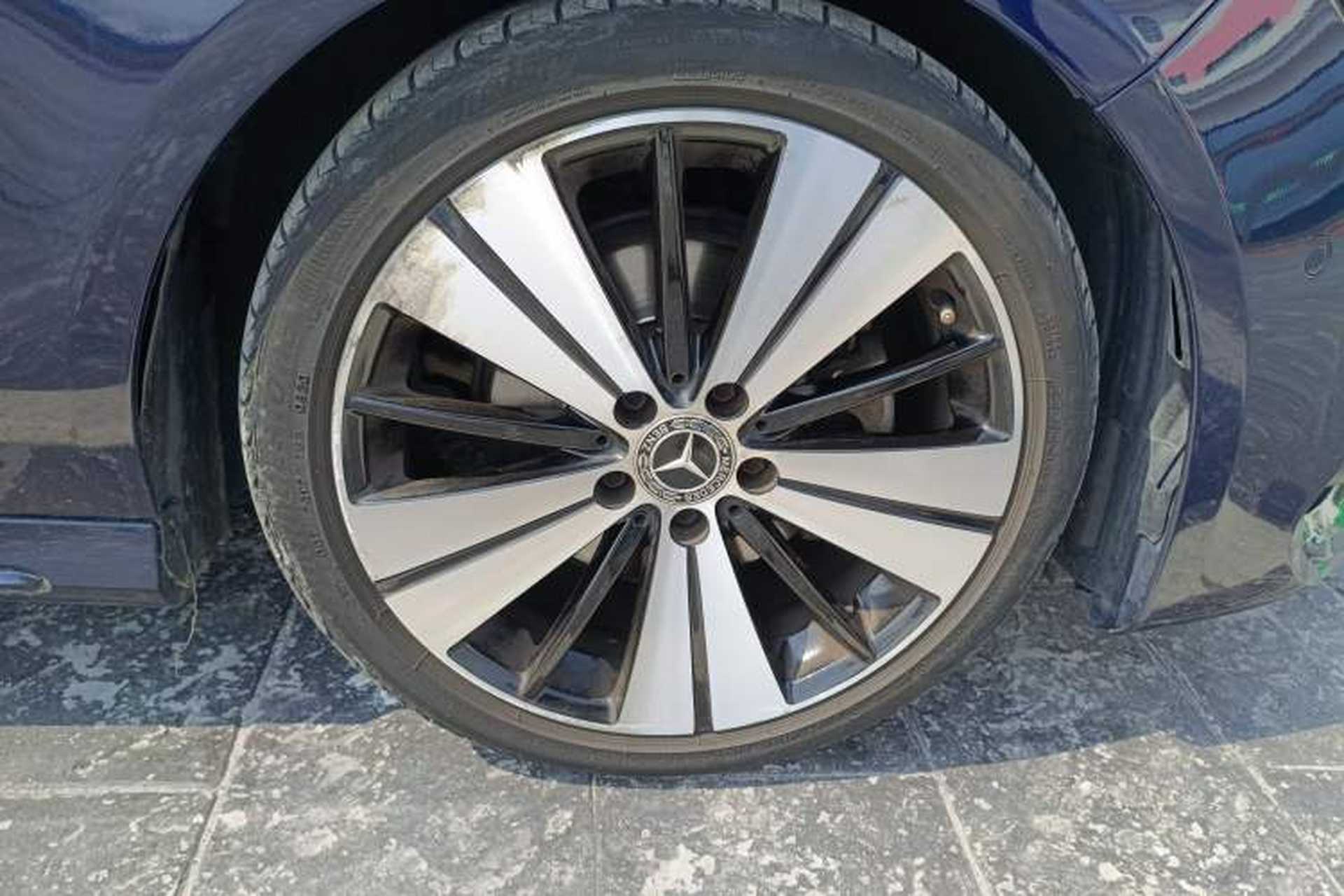 Used Mercedes-Benz CLA 2017 Facelifted CLA 200 Stylish Edition Right Front Wheel Hub
