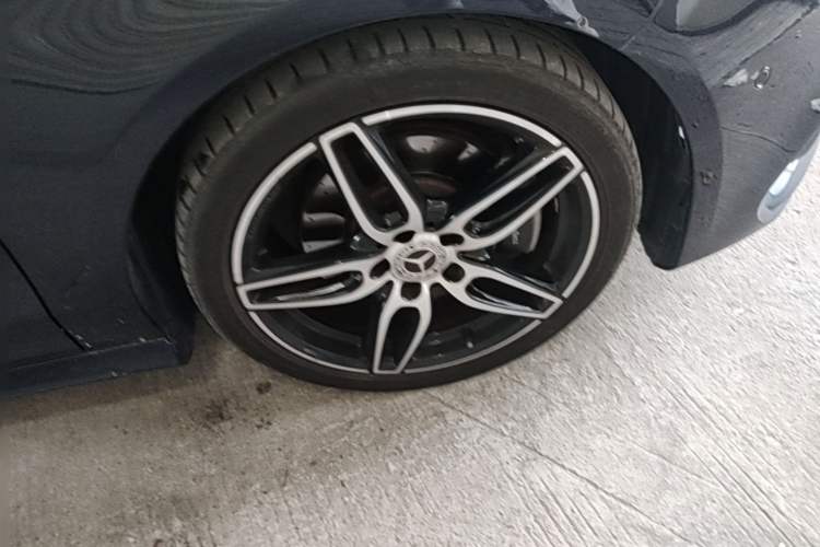 Used Mercedes-Benz CLA 2017 CLA 220 4MATIC Right Front Wheel Hub