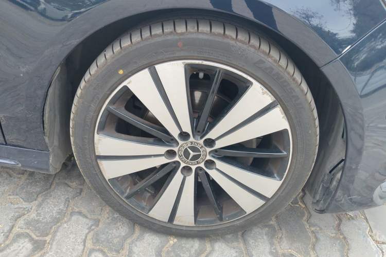 Used Mercedes-Benz CLA 2017 Facelifted CLA 200 Stylish Edition Right Front Wheel Hub