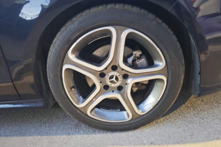 Used Mercedes-Benz CLA 2017 Facelifted CLA 180 Right Front Wheel Hub