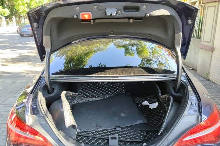 Used Mercedes-Benz CLA 2017 Refreshed CLA 220 4MATIC Trunk