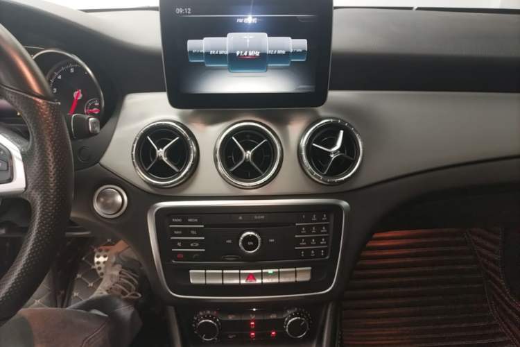 Used Mercedes-Benz CLA 2017 CLA 220 4MATIC Audio And AC Panel