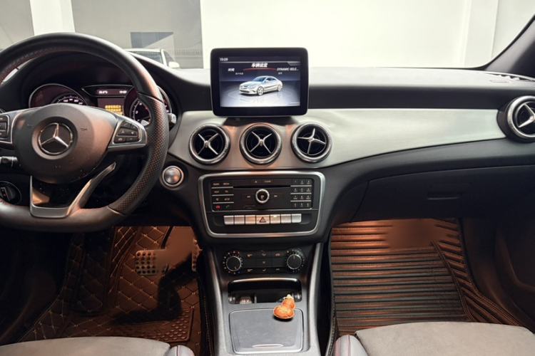 Used Mercedes-Benz CLA 2017 CLA 220 4MATIC Audio And AC Panel