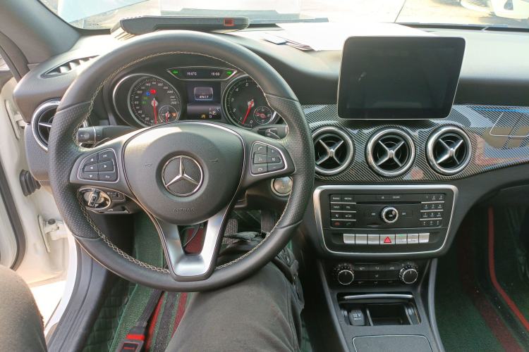 Used Mercedes-Benz CLA 2017 Refreshed CLA 200 Sport Edition Center Console
