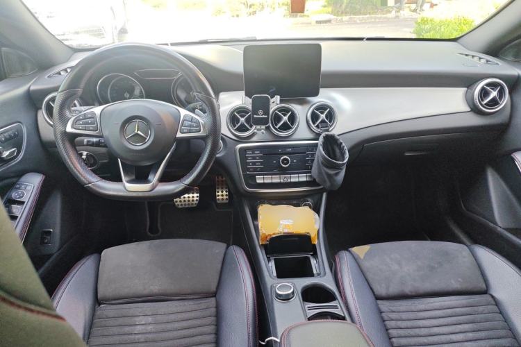 Used Mercedes-Benz CLA 2017 CLA 220 4MATIC Center Console
