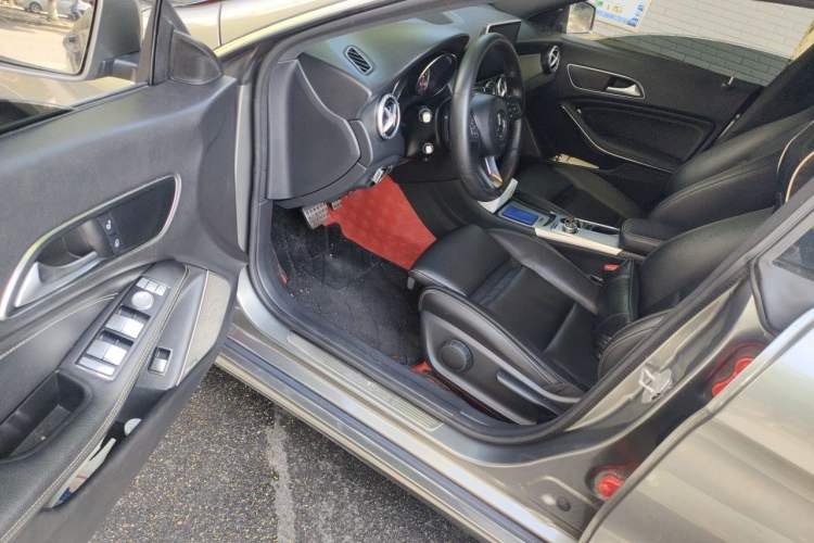 Used Mercedes-Benz CLA 2017 CLA 200 Style Edition Driver Seat