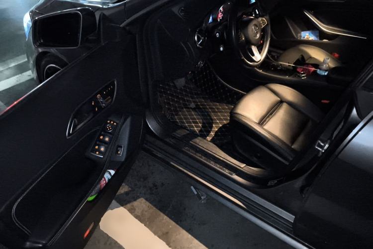 Used Mercedes-Benz CLA 2017 Facelifted CLA 200 Stylish Edition Driver Seat