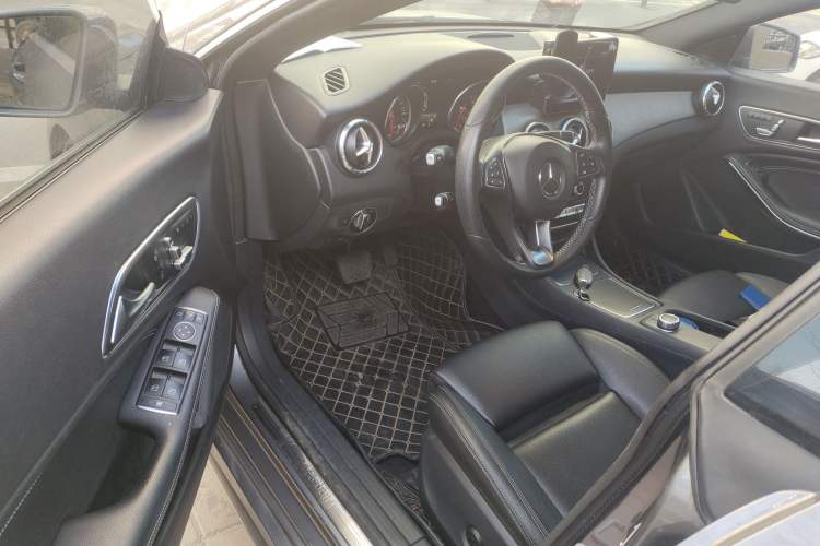 Used Mercedes-Benz CLA 2017 Facelifted CLA 200 Stylish Edition Driver Seat