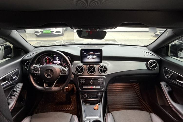 Used Mercedes-Benz CLA 2017 CLA 220 4MATIC Interior 3