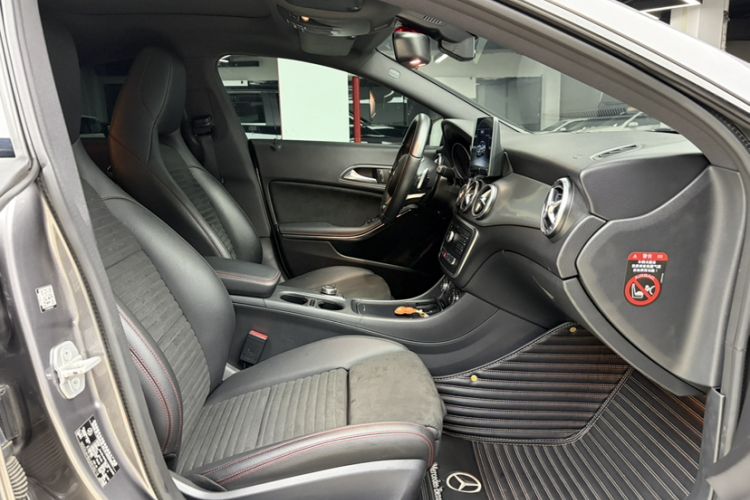 Used Mercedes-Benz CLA 2017 CLA 220 4MATIC Interior 5