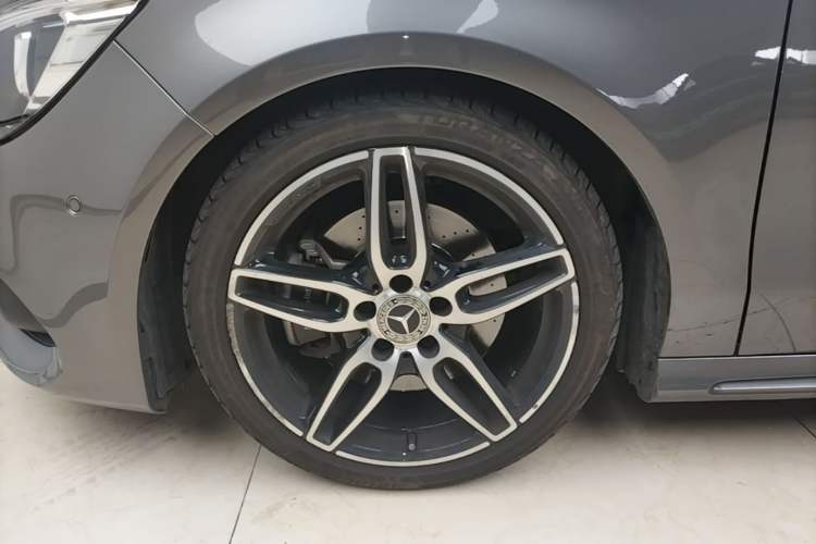 Used Mercedes-Benz CLA 2017 CLA 220 4MATIC Left Front Wheel Hub