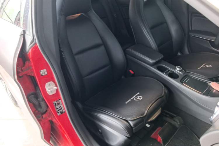 Used Mercedes-Benz CLA 2017 Facelifted CLA 200 Stylish Edition Right Front Seat