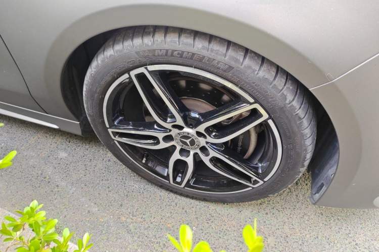 Used Mercedes-Benz CLA 2017 CLA 220 4MATIC Right Front Wheel Hub