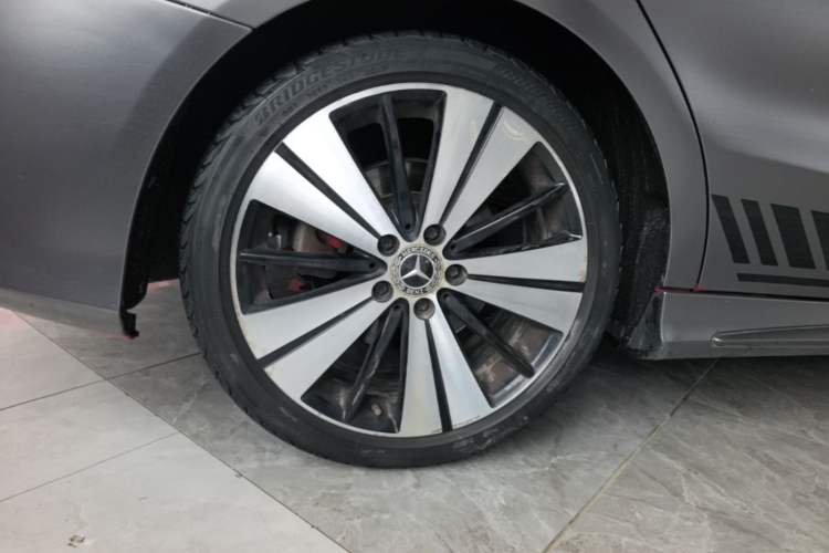 Used Mercedes-Benz CLA 2017 Facelifted CLA 200 Stylish Edition Right Rear Wheel Hub